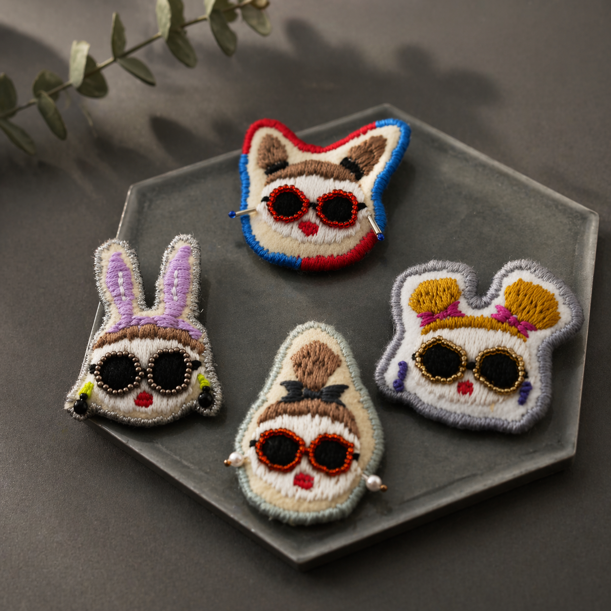 ビーズ刺繍ブローチ — MRE handmade